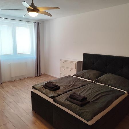 2 Room Apartment, Near Oc Galeria, Petrzalka Bratislava Exteriér fotografie