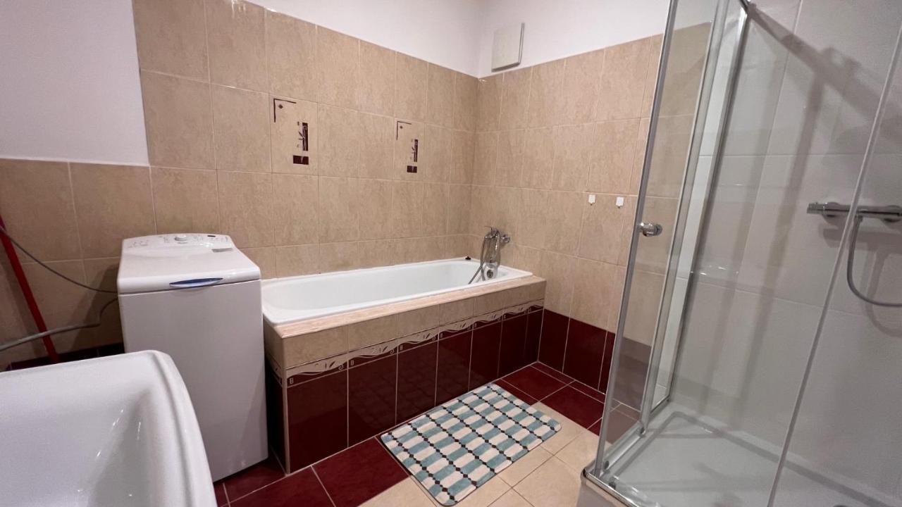 2 Room Apartment, Near Oc Galeria, Petrzalka Bratislava Exteriér fotografie