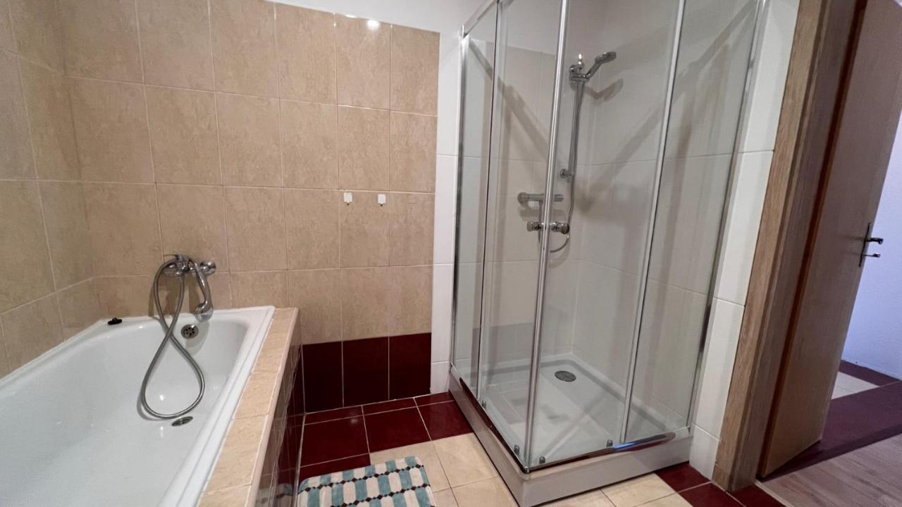 2 Room Apartment, Near Oc Galeria, Petrzalka Bratislava Exteriér fotografie