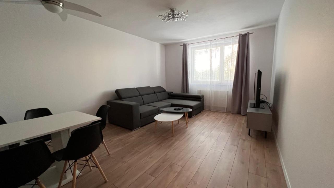 2 Room Apartment, Near Oc Galeria, Petrzalka Bratislava Exteriér fotografie